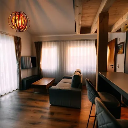 公寓 Alpina Three - Charming Prime Location