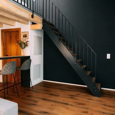 Appartement Alpina Three - Charming Prime Location