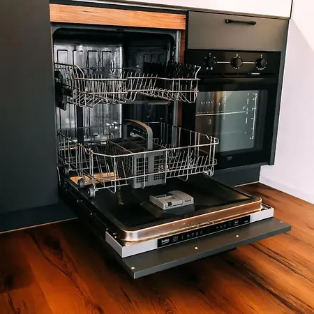 Alpina Three - Charming Prime Location Appartement